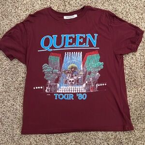 Daydreamer Burgundy Queen Tour '80 Graphic Tee